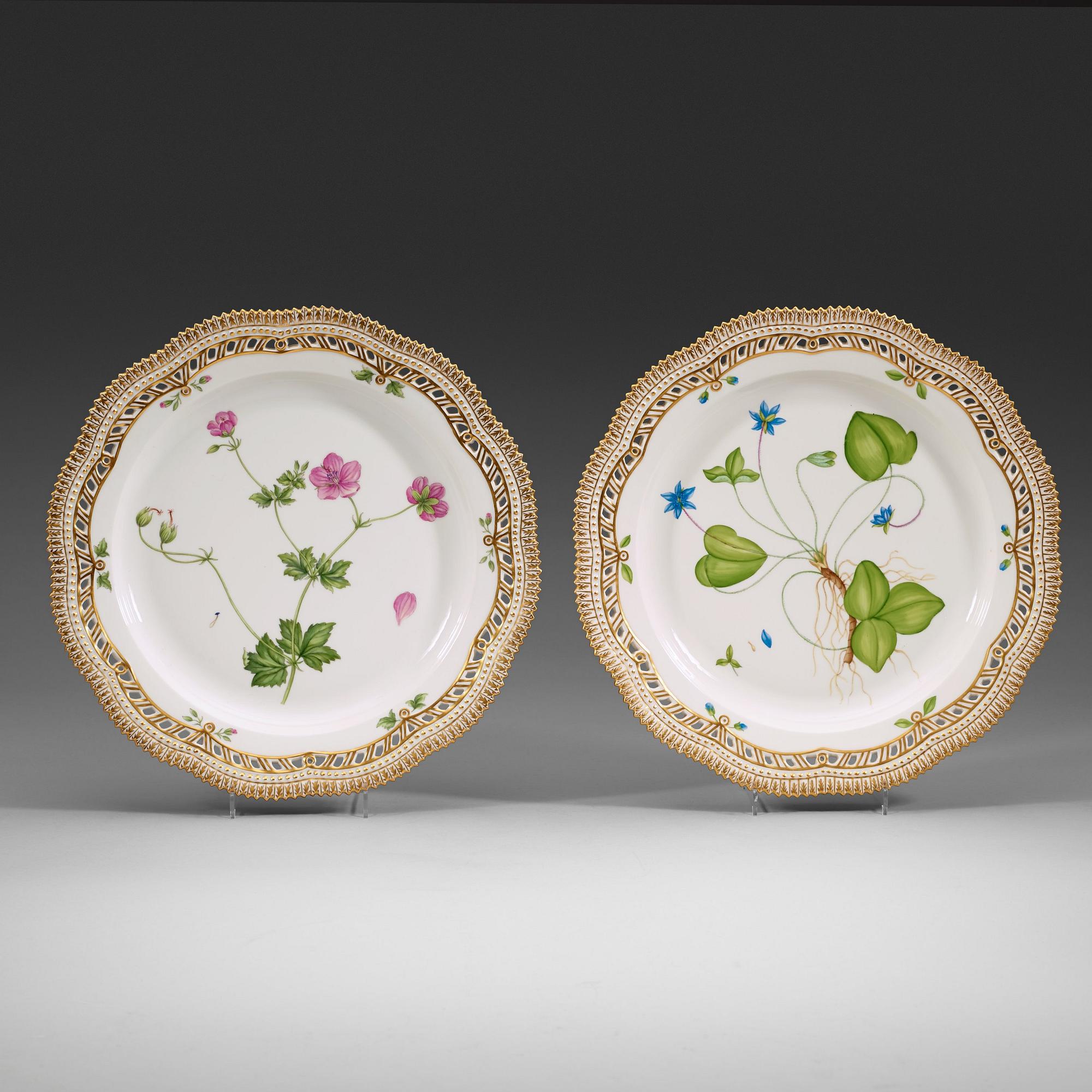 FAT, två stycken, porslin. "Flora Danica", Kunglig Dansk, 1900-tal.
