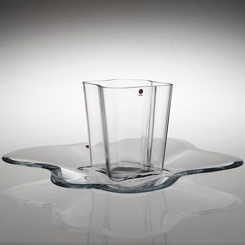 ALVAR AALTO, TAIDELASIA, 2 osaa, "Kukka", signeerattu Alvar Aalto, Iittala 2001.