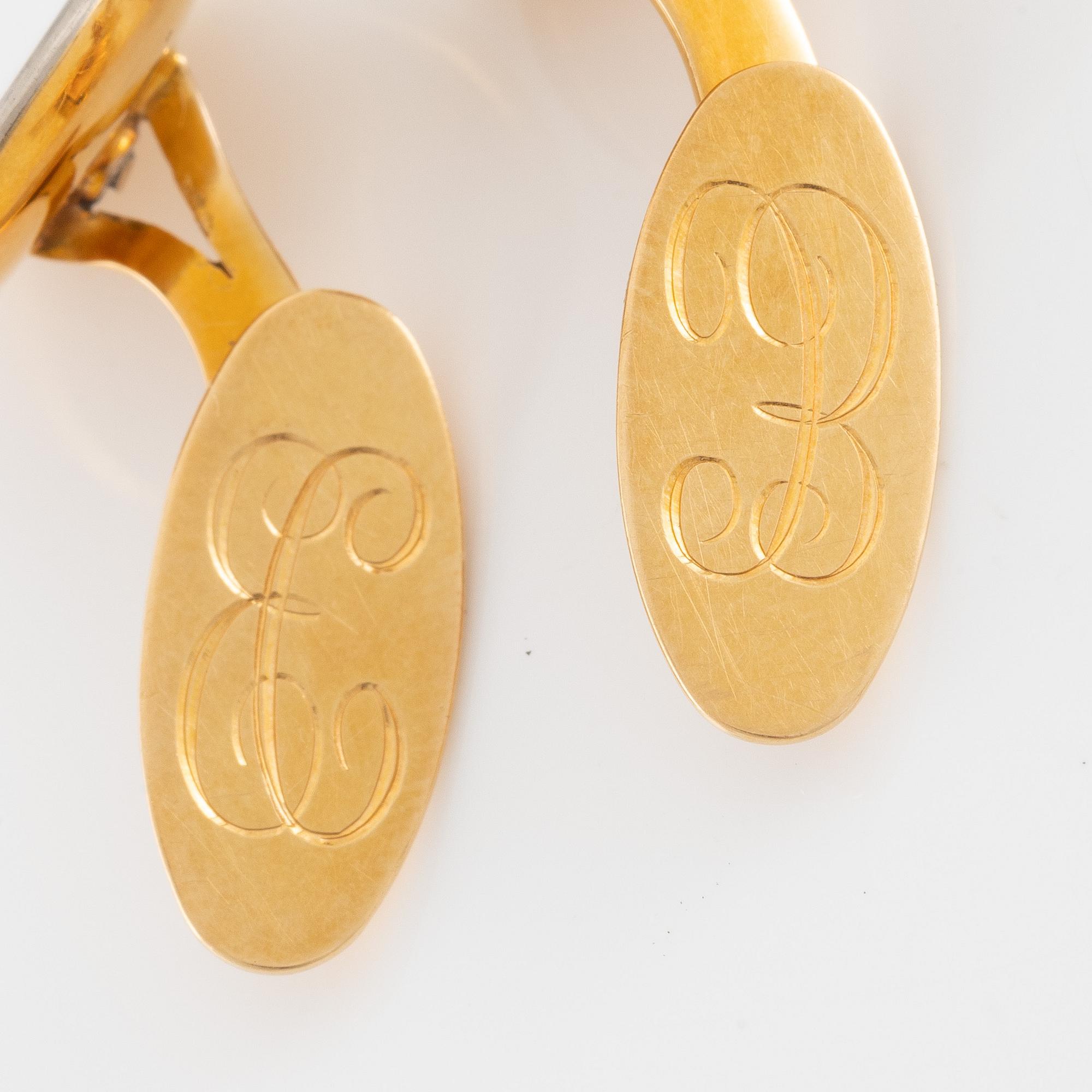 C.G Hallberg, cufflinks and shirt studs, two pairs, 18K gold with diamonds and mother-of-pearl.