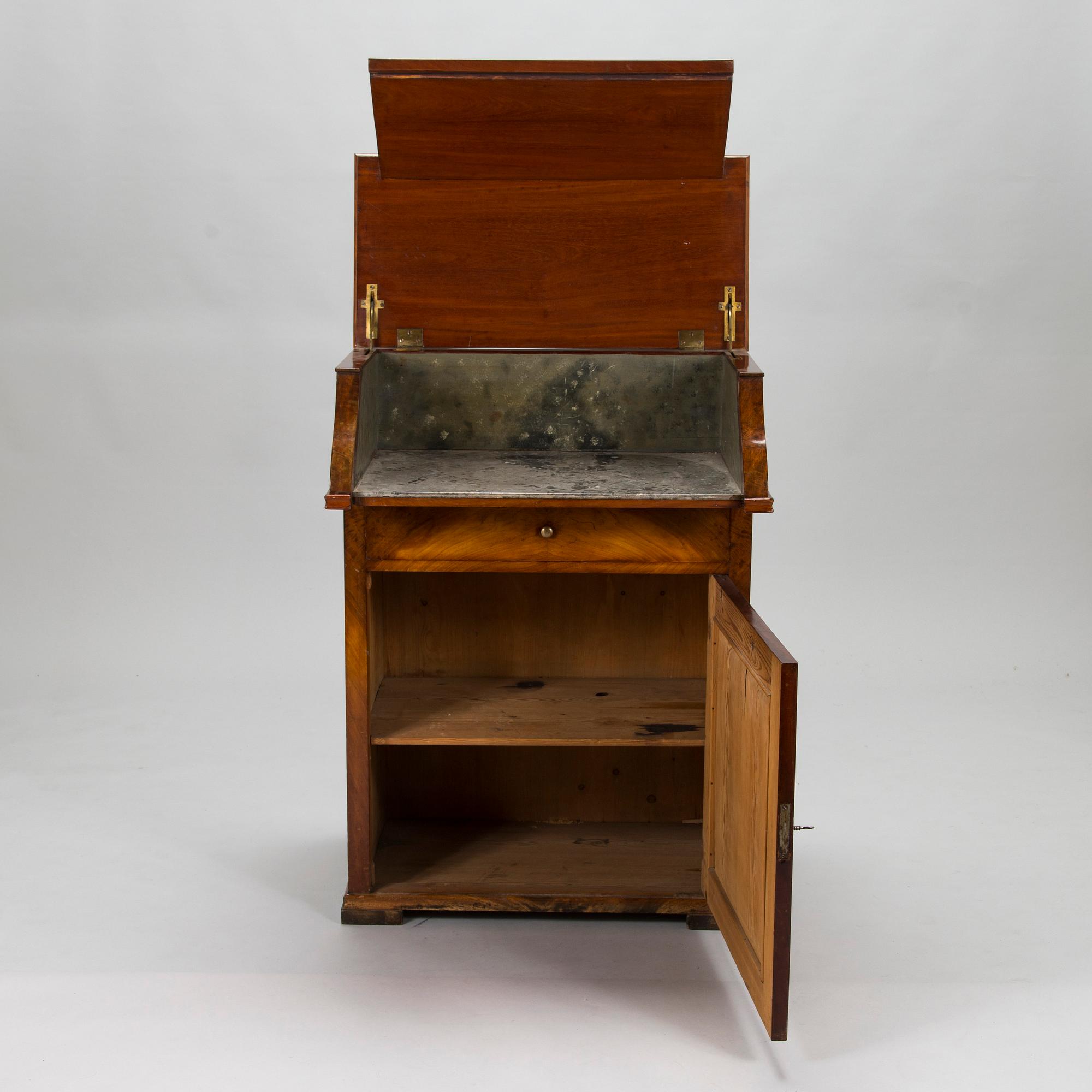 A washstand from the latter half of the 19th century, probably England.