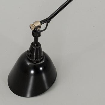 A Curt Fischer 114 "Midgard" desk lamp, Industiewerke Auma, Germany 1920-22.