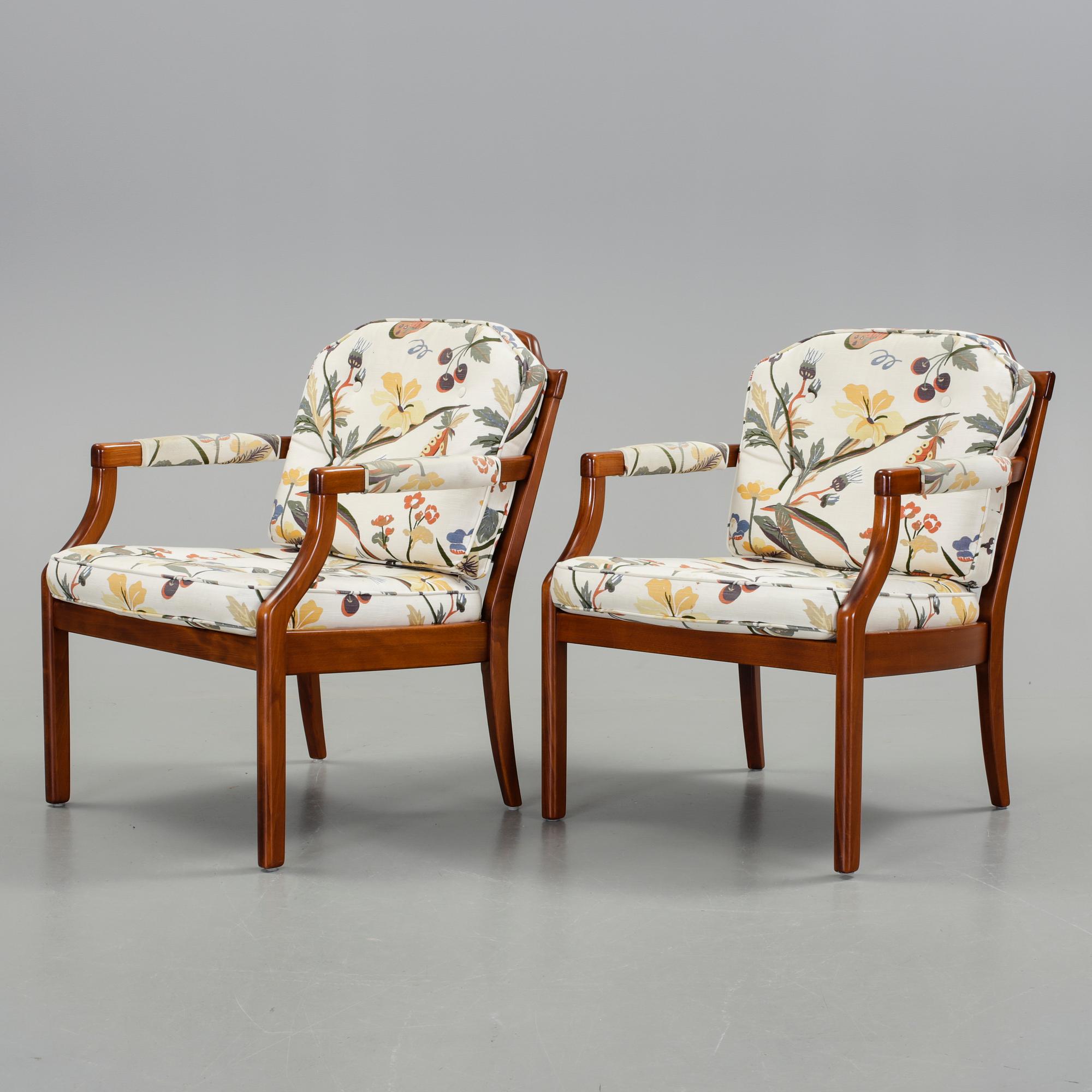 KARMSTOLAR, ett par, 1900-talets slut.