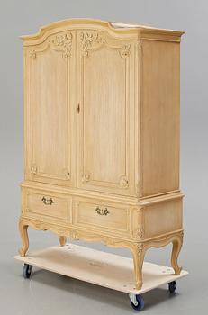 MATSALSGRUPP, 8 delar. Rokokostil, 1900-talets andra hälft.