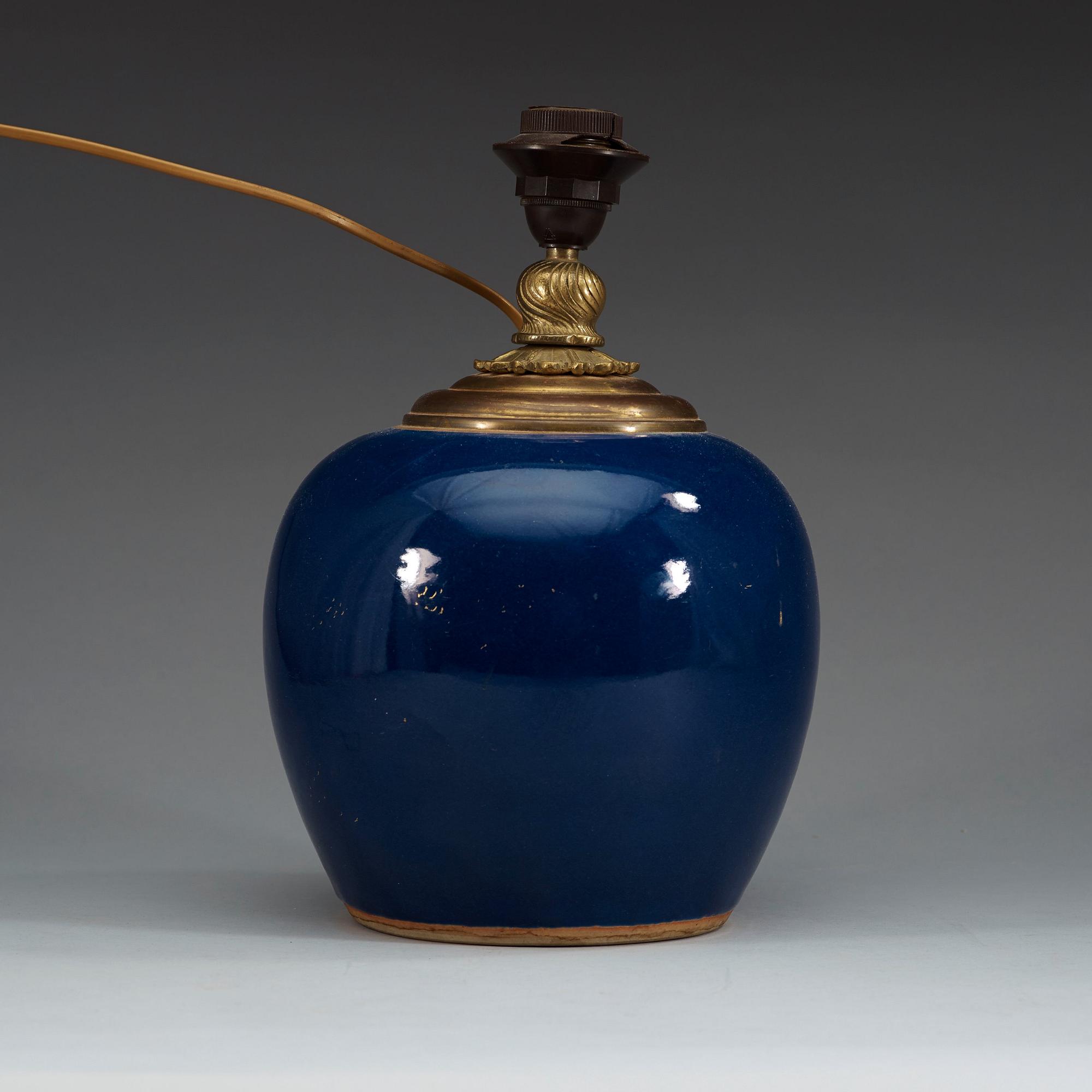 A powder blue jar, Qing dynasty, Qianlong (1736-95).