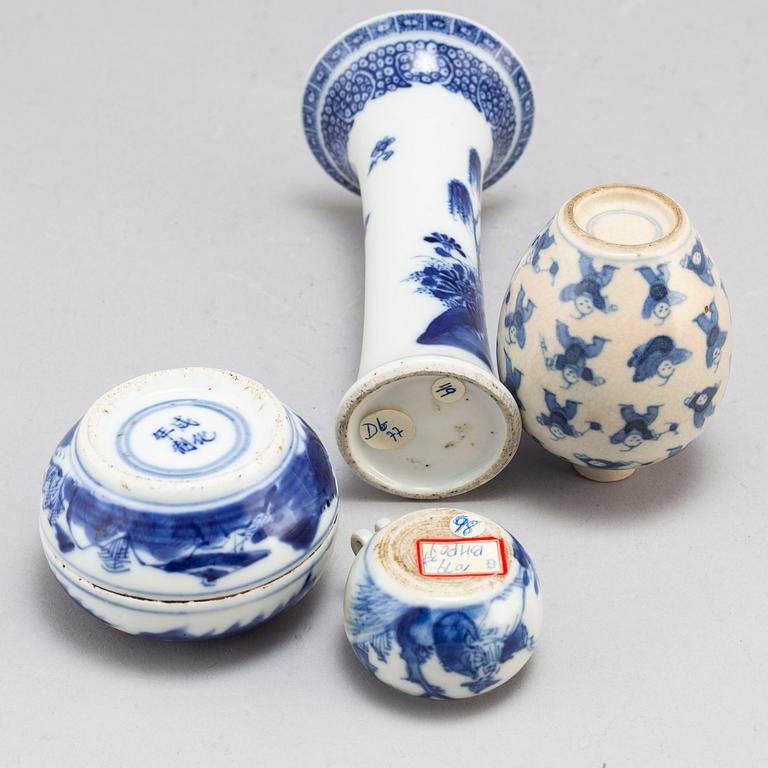 A blue and white vase, jar with cover, jar, and bird feeder, Qing dynasty, 18th century and later.