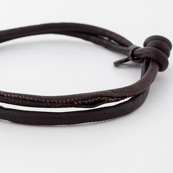 OLE LYNGGAARD, a bracelet with two "Sweet drops" charms.