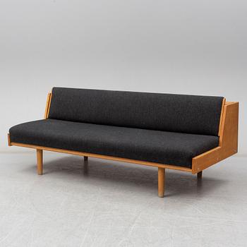 HANS J WEGNER, sofa, 'GE-258', Getama, Denmark. Mid 20th century.