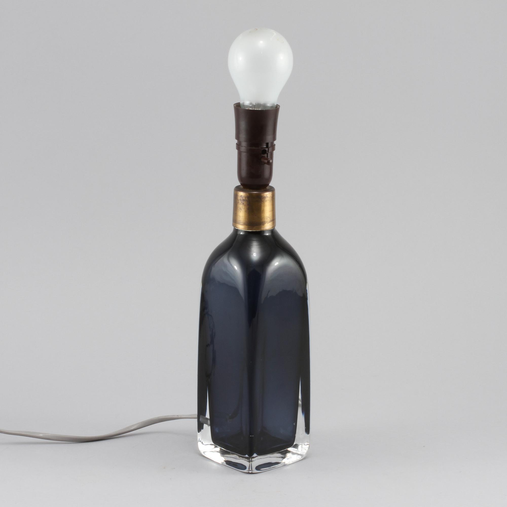 BORDSLAMPA, glas, Carl Fagerlund, Orrefors, 1900-talets andra hälft.