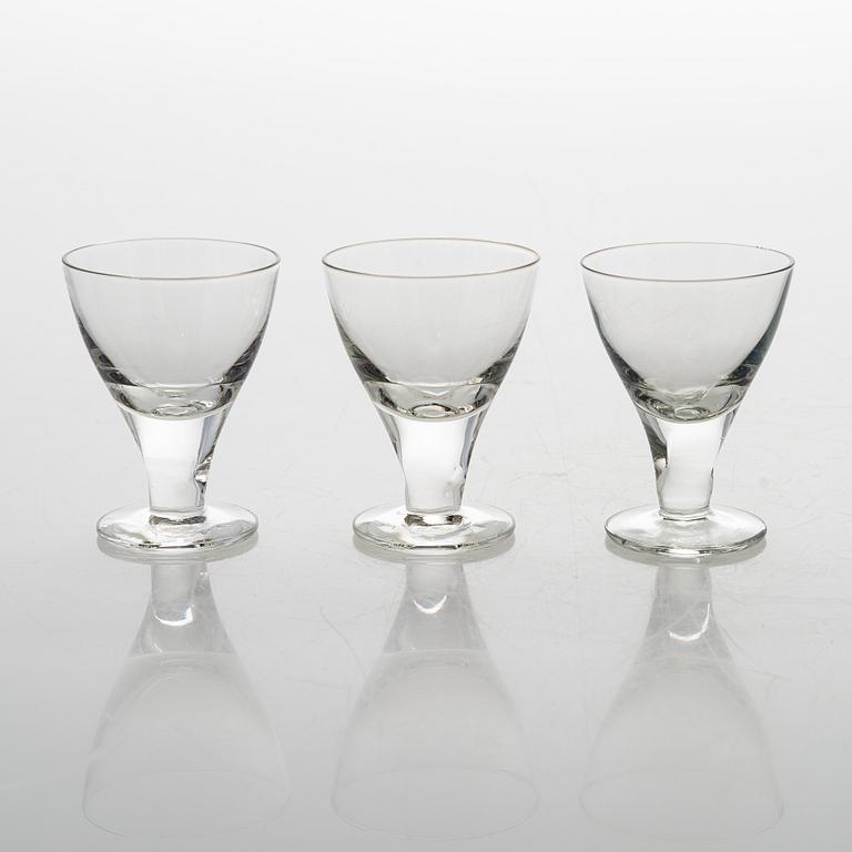 Gunnel Nyman, lasiston osia, 33 kpl, "GN 46", Nuutajärvi Notsjö. Tuotannossa 1949-1969.