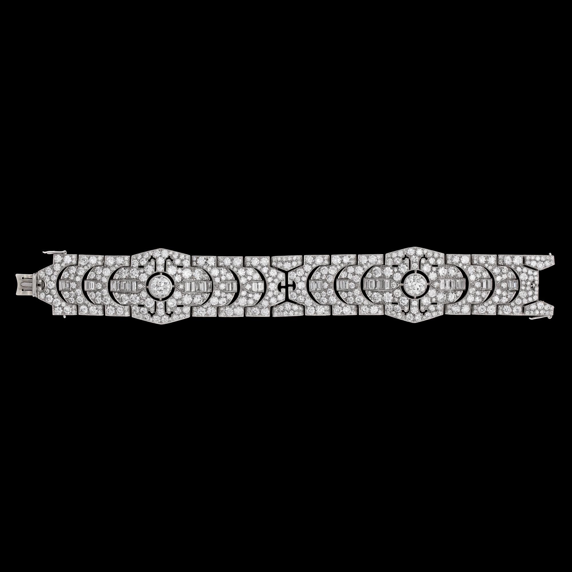 ARMBAND, gammal- medium- och baguetteslipade diamanter,  tot. ca 33 ct. Art deco, 1930-tal.