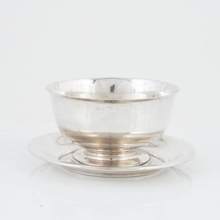 A Swedish early 20th century silver sauce bowl, mark of Guldsmedsaktiebolaget, Stockholm 1918.