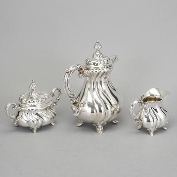 KAFFESERVIS, 3 delar, silver, rokokostil, Tyskland, svenska importstämplar. Vikt Ca 1167 gram.