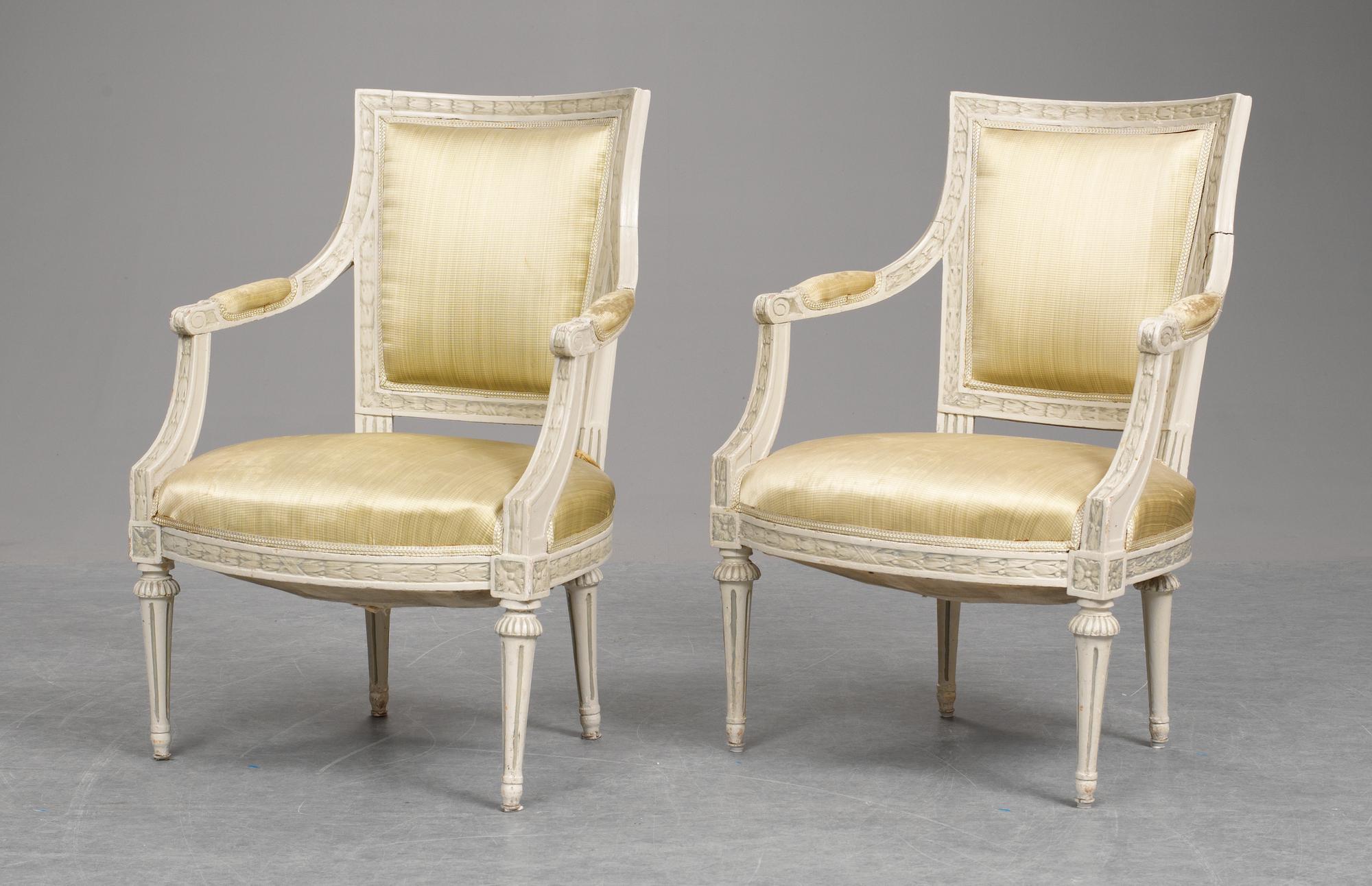 KARMSTOLAR, ett par. Gustavianska.