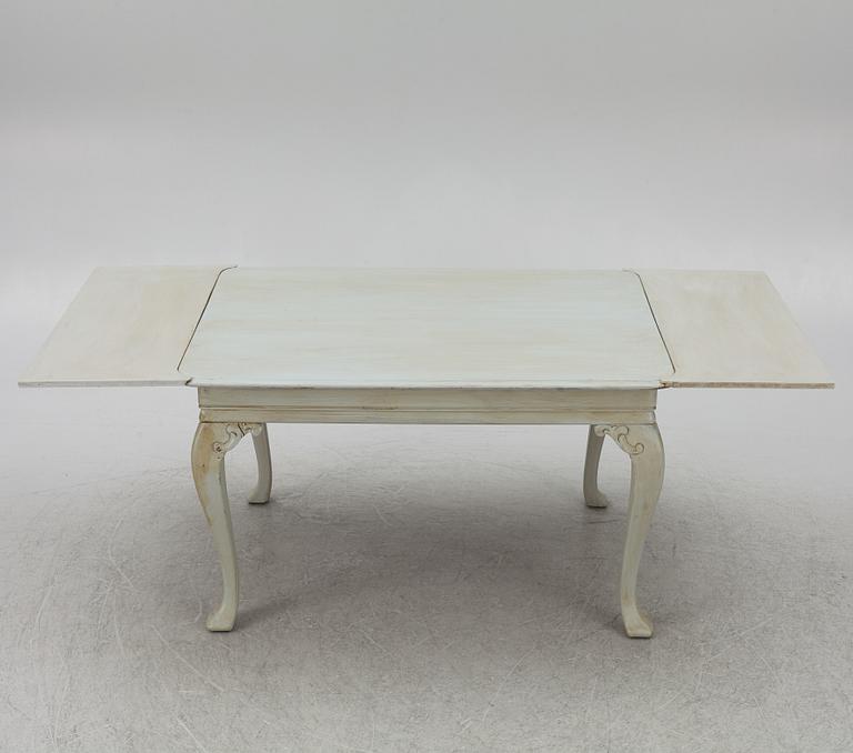 Dining table, Rococo style, first half of the 20th century.