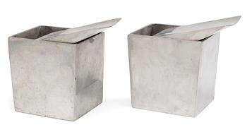 375. PHILIPPE STARCK, askkoppar, 2 st, "Ray Hollis ashtray", XO, Frankrike.