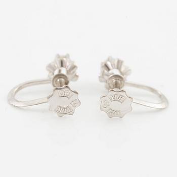 Örhängen ett par, 18K vitguld med briljantslipade diamanter.