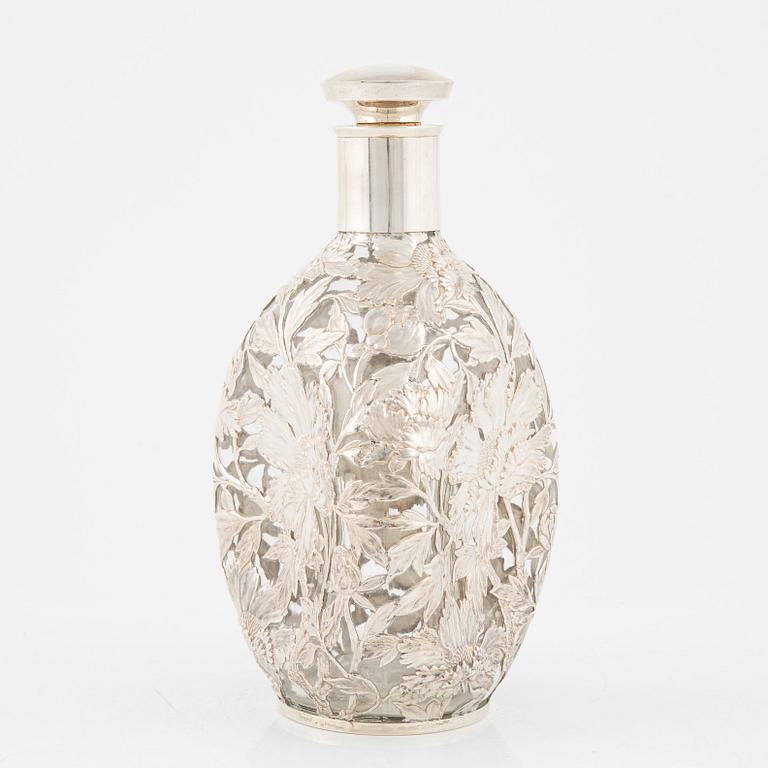 A silver and glass flask with stopper, China or possibly Japan, beginning of the 20th century.