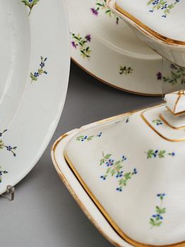 SERVISDELAR, 15 stycken, porslin. Frankrike, Paris, 1800-tal.