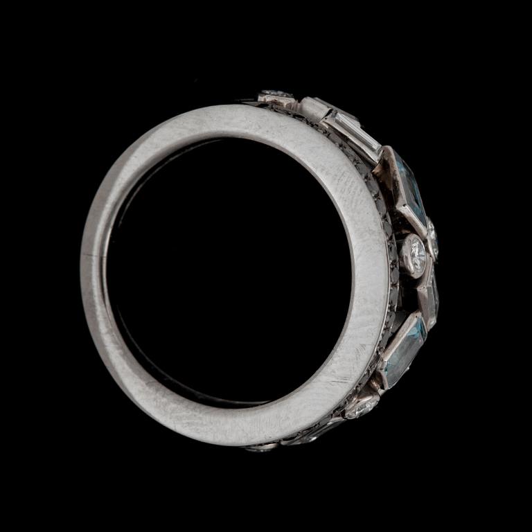 A aquamarine and diamond tot. app. 1,68 cts ring.