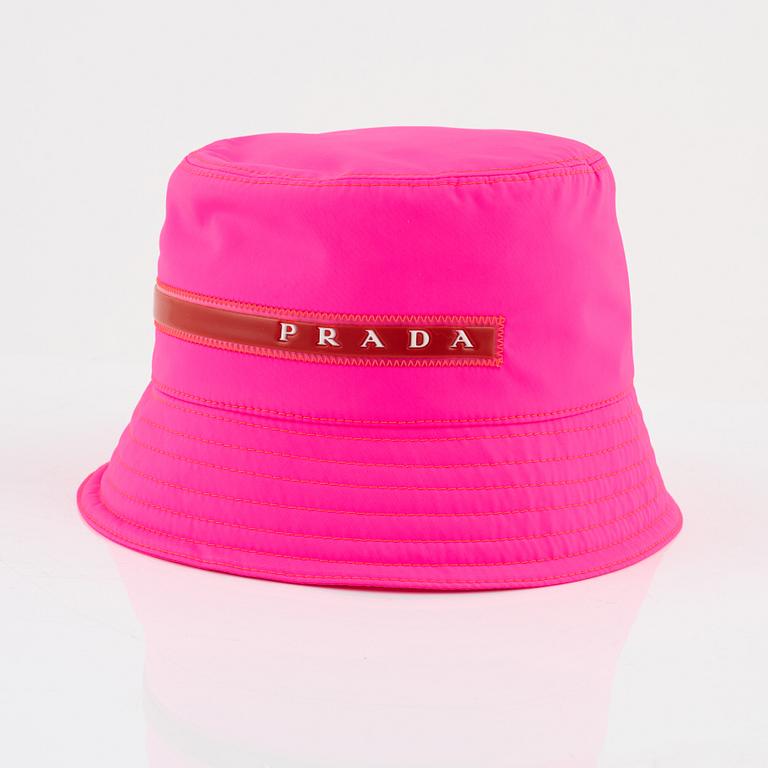 Prada, hatt "buckethat".