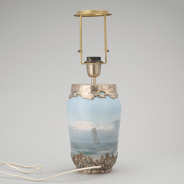 ANTON MICHELSEN & ROYAL COPENHAGEN, lampfot, Köpenhamn 1919, sterling och porslin.