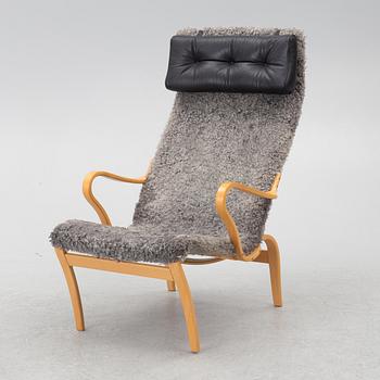Bruno Mathsson, Armchair with footstool, "Miranda", Bruno Mathsson International, Värnamo, 2001.