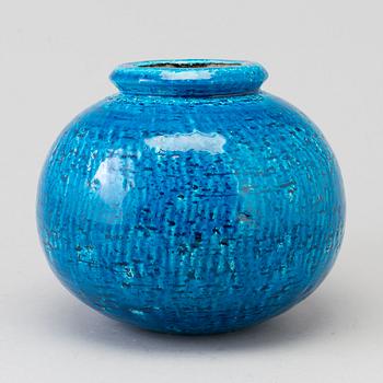 A Gunnar Nylund stoneware vase from Rörstrand, 1960s.