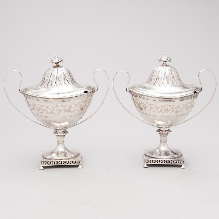 SOCKERSKÅLAR ETT PAR, gustavianska, Olof Hellbom, Stockholm 1799.