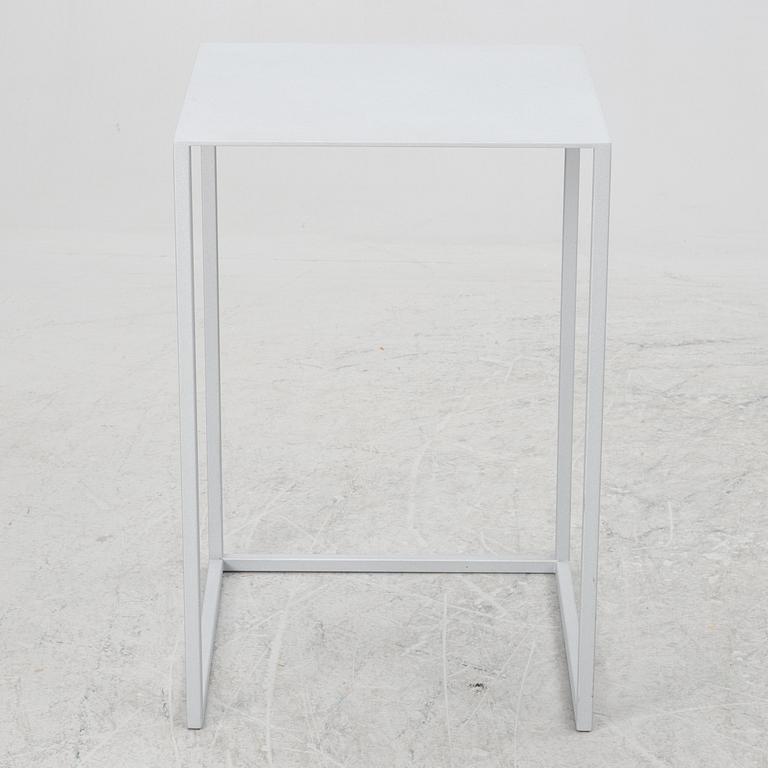 Piero Lissoni, coffee table, "Note", Cassina, Italy.