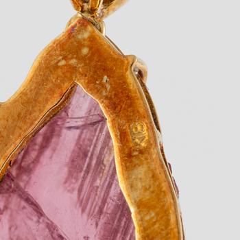 Pendant in 18K gold with pink tourmaline and brilliant-cut diamond.