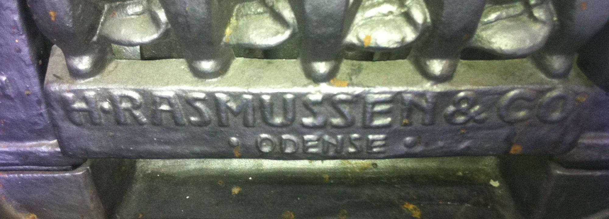 KAMIN, gjutjärn, jugendstil, efter Hans W Larsen, sent 1900-tal.