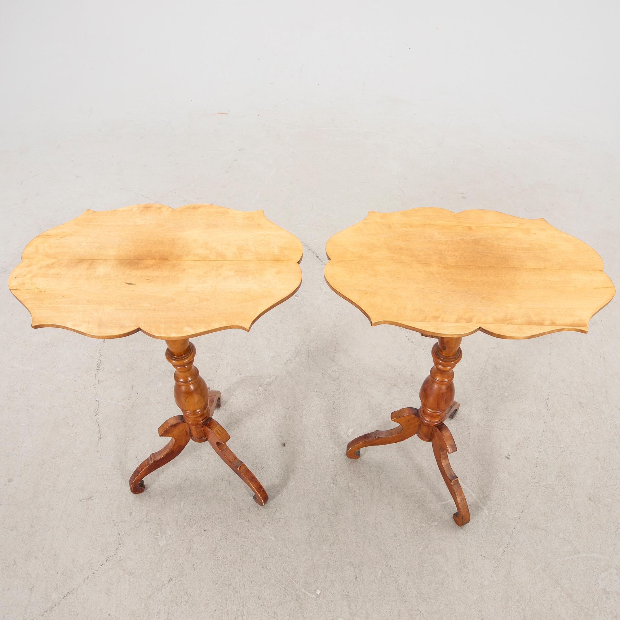 A pair of Swedish drop leafe tables 19th century.