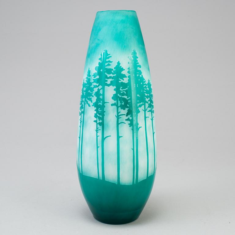 A Sissi Westerberg overlay glass vase, Reijmyre 2017.