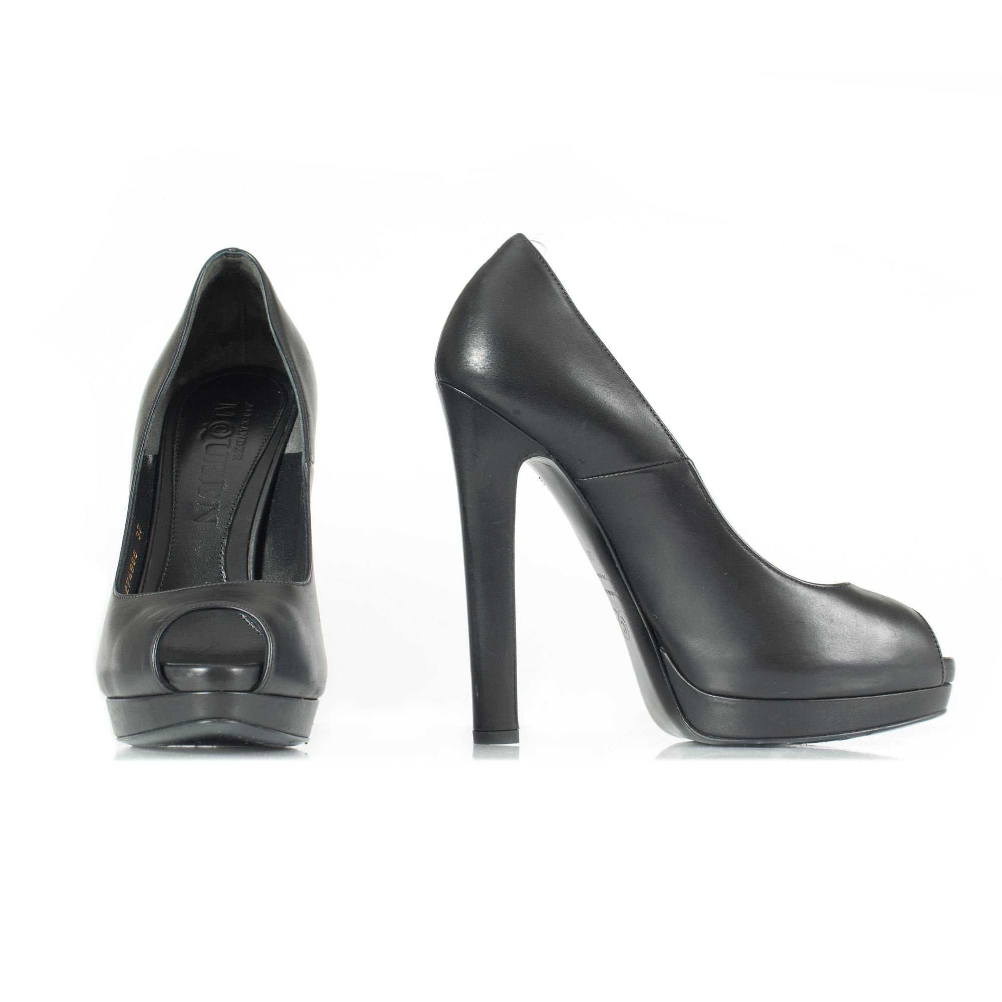 SKOR, Alexander Mcqueen.