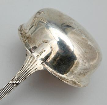 PARTI SILVER, 5 delar, bland annat Adie Brothers LTD, Birmingham, 1980. Total vikt exklusive vas ca 450g.