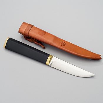 PUUKKO-KNIV, rostfritt stål, nylon och mässing, Tapio Wirkkala, Hackman Finland, formgiven 1961.