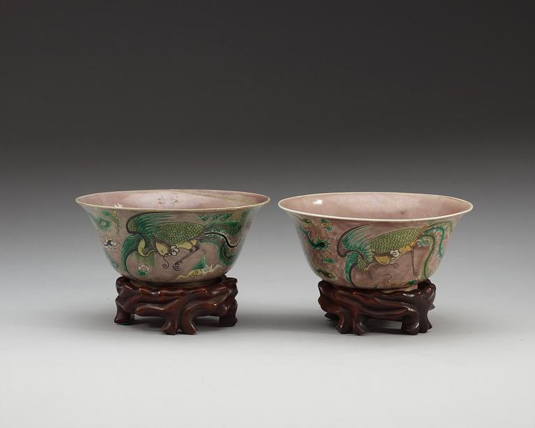 A pair of aubergine glazed famille verte bowls, Qing dynasty, presumably Kangxi (1662-1722).