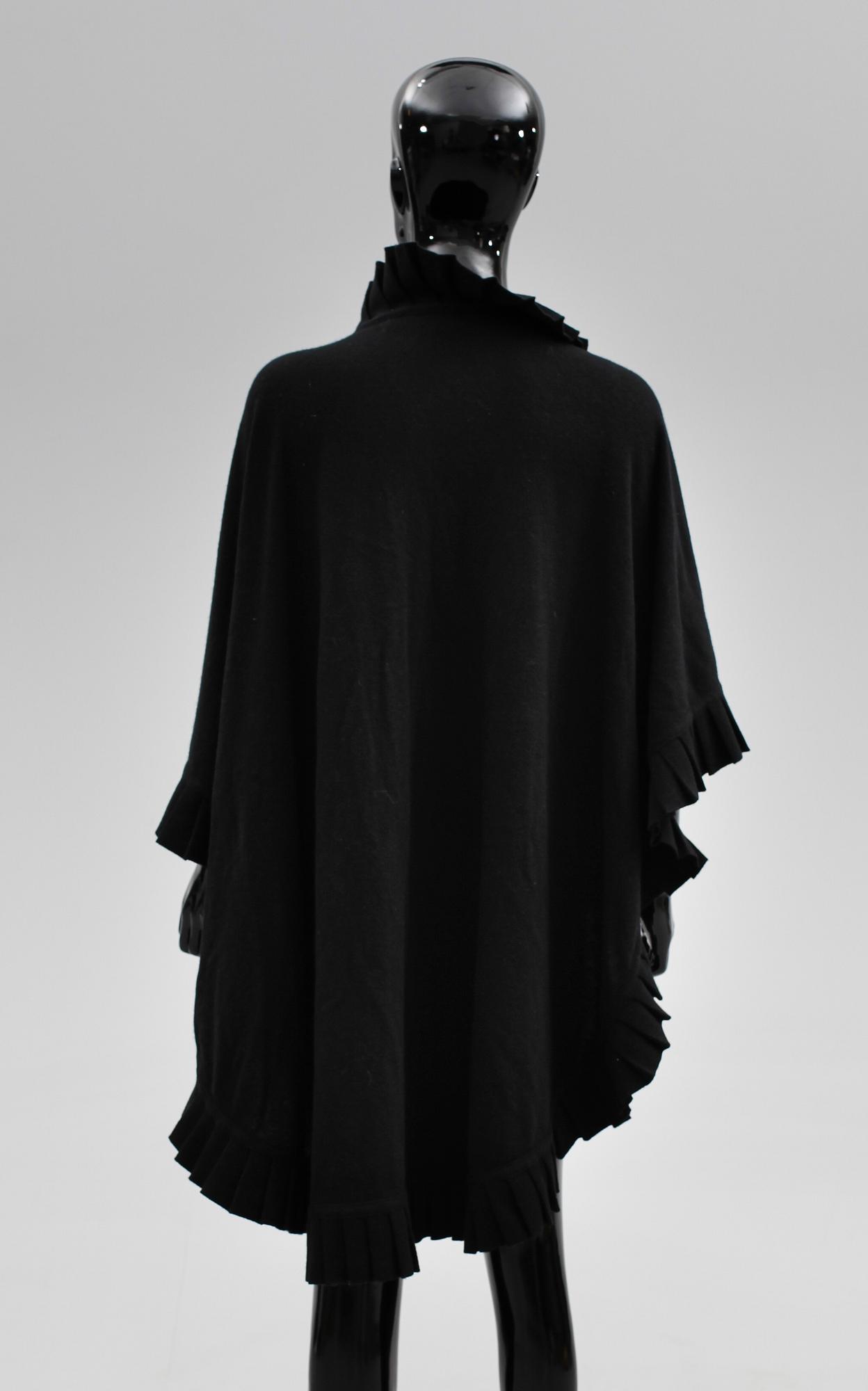 CAPE, Raffaella Curiel, Milan.