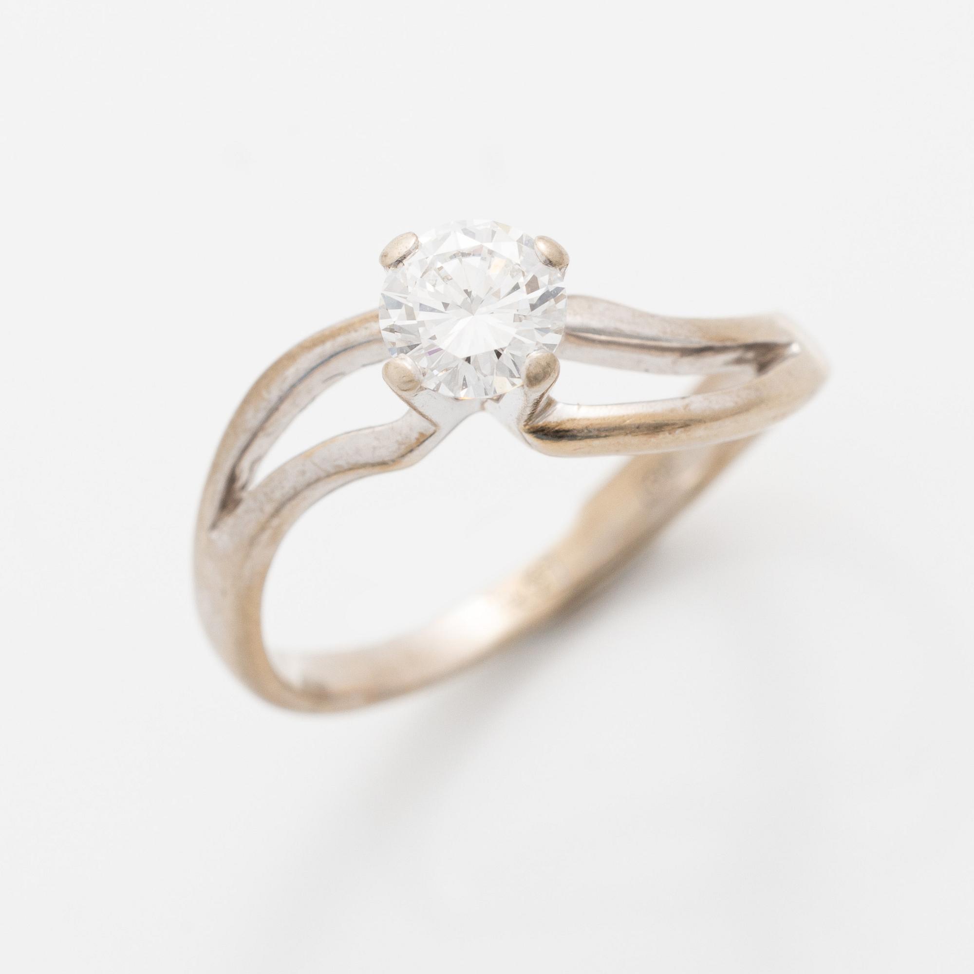18K white gold ring with a brilliant-cut diamond, approx. 0.65 ct.