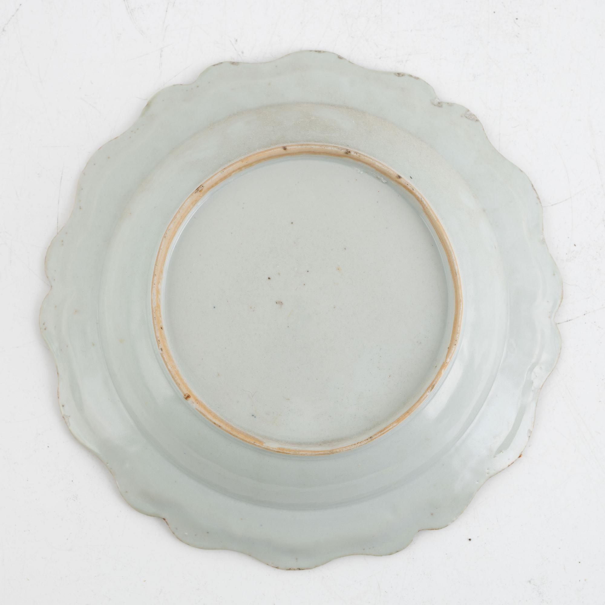 Tallrikar, sju stycken, kompaniporslin. Kina, 1700-tal.