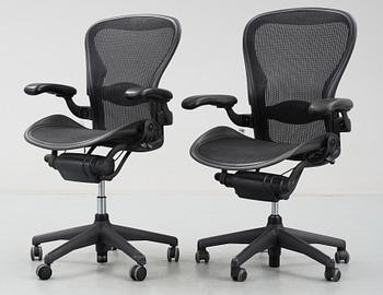 KONTORSSTOLAR, 2 st, "Aeron Chair", Herman Miller.