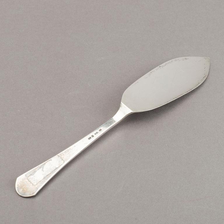 A 20th century silver cake server mark of W Nilsson Lund 1945, weight ca 77 gr.