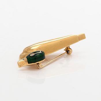 An 18K gold brooch, in the form of a duck, with enamel and a diamond. Switzerland.