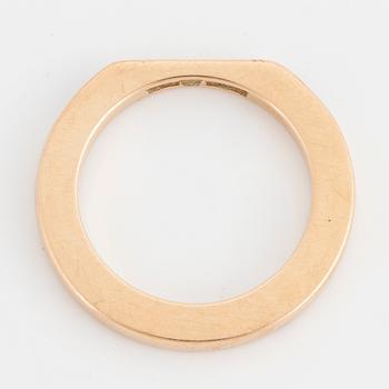 EFVA ATTLING, 18K gold and princess-cut diamond ring.