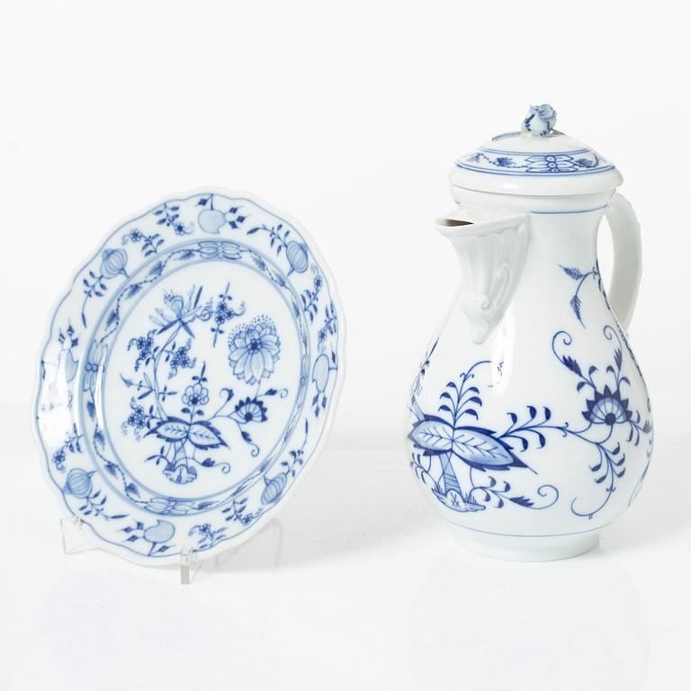 Meissen, A 38-piece porcelain coffee service, 'Zwiebelmuster', Meissen, Germany.