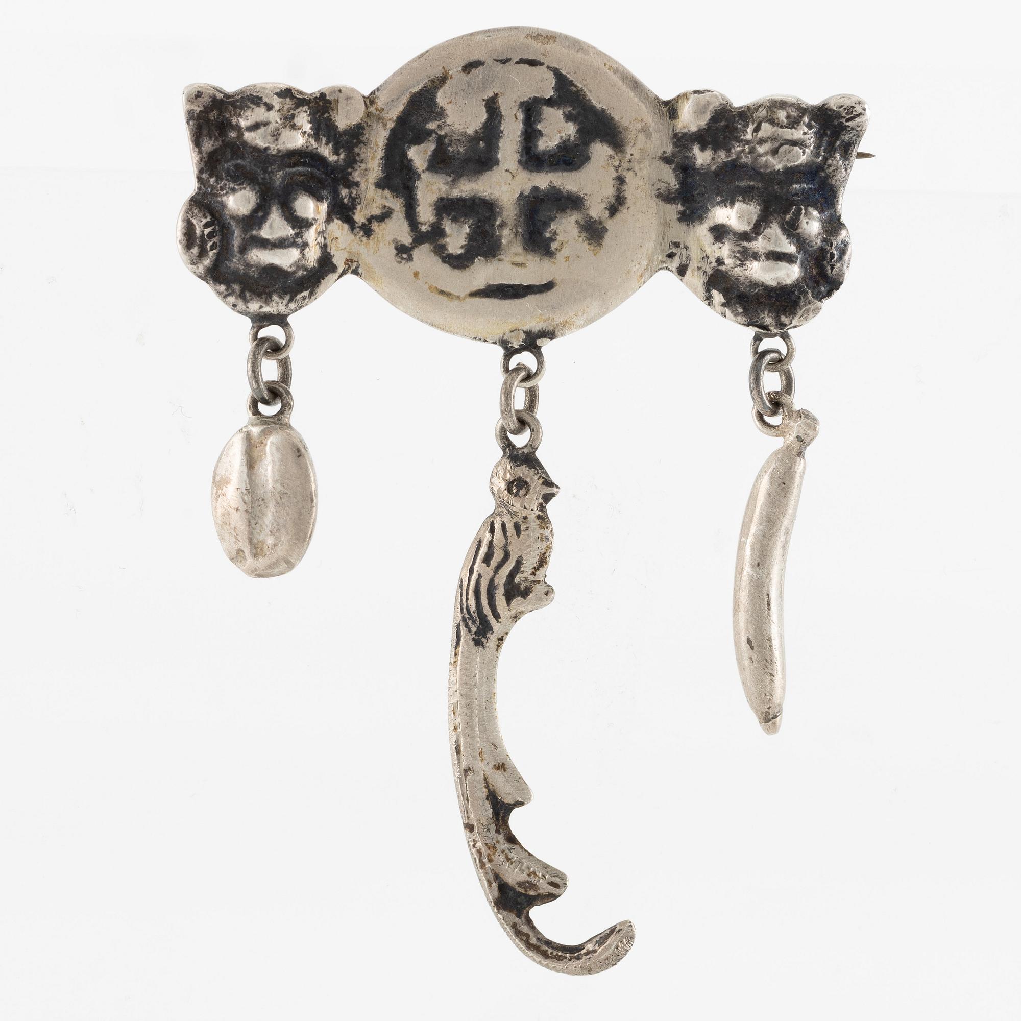 Brooch silver.