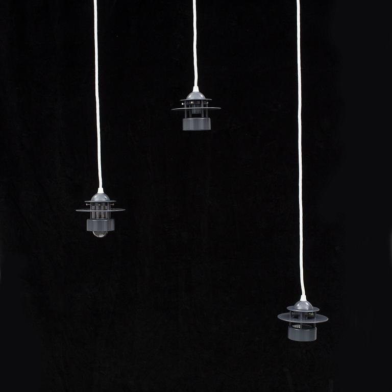 PENDELLAMPOR, 3 st, "Orbiter" av Jens Møller-Jensen för Louis Poulsen.