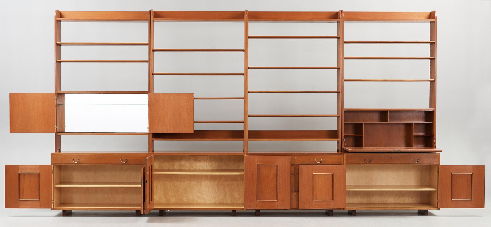 JOSEF FRANK, bokhyllor, fyra sektioner, Firma Svenskt Tenn, modell 2112.