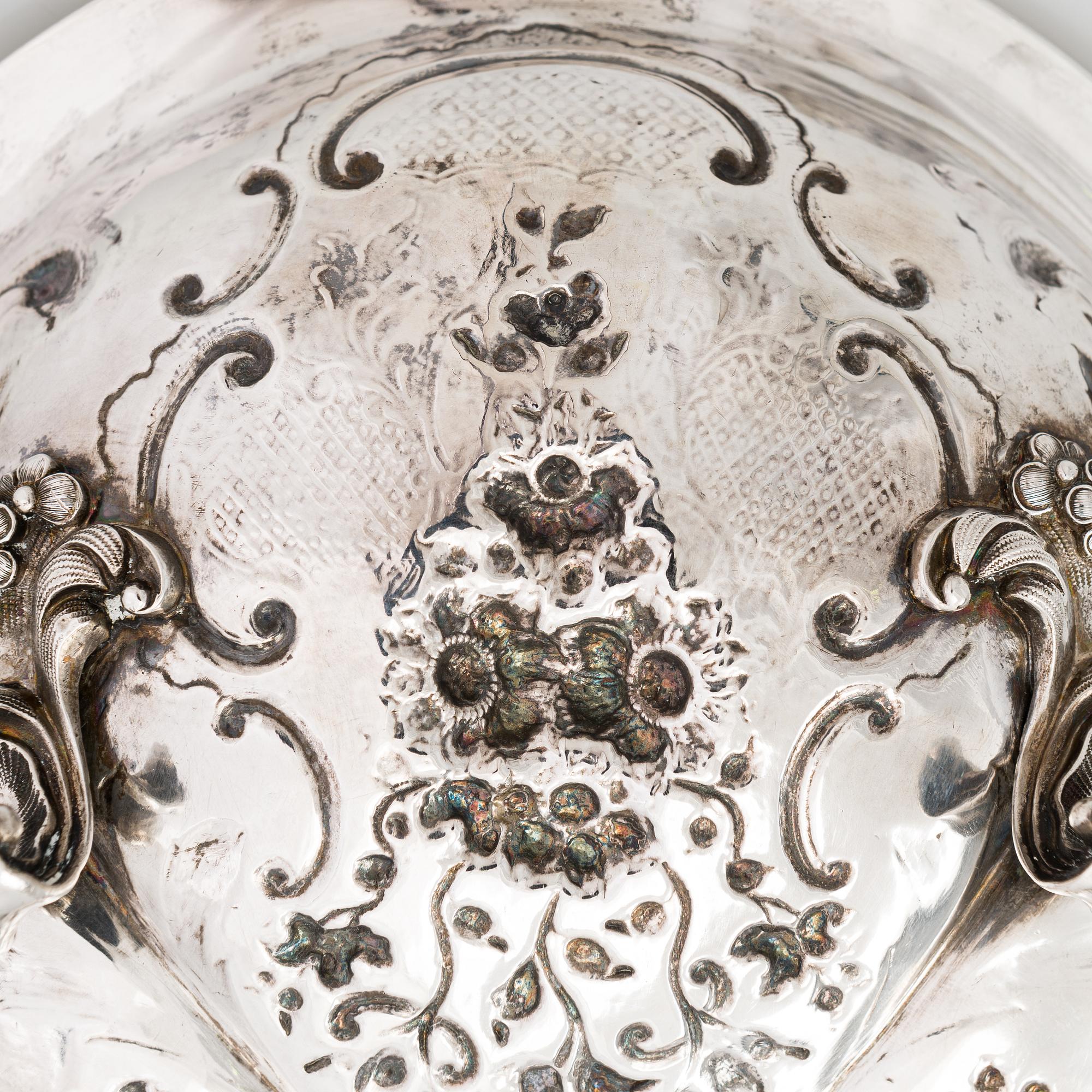 Carl Johan Tegelsten, Leipäkori, hopeaa ja kullattua hopeaa, Pietari, Venäjä 1845.