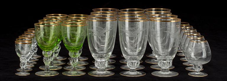 GLASSERVIS, 32 delar, "Måsen" Lungby, Danmark 1900-tal.